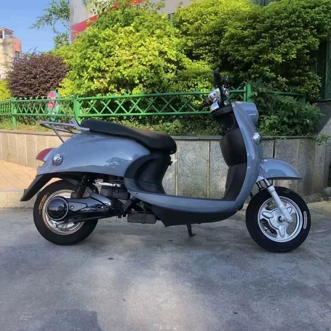 出个人闲置二手电动车，成色9成新，车况很好，续航能到45-55公里，非常适合日常代步。证件齐全，可以放心购买。这辆车才用了不到一年，保养得特别好，骑行体验非常棒